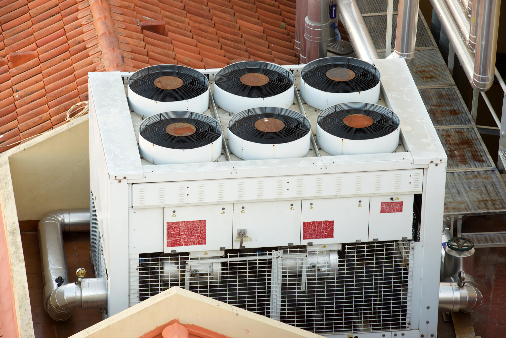 Maximizing Energy Efficiency: How Commercial HVAC Contractors Can Help Manvel, TX Businesses in Spring